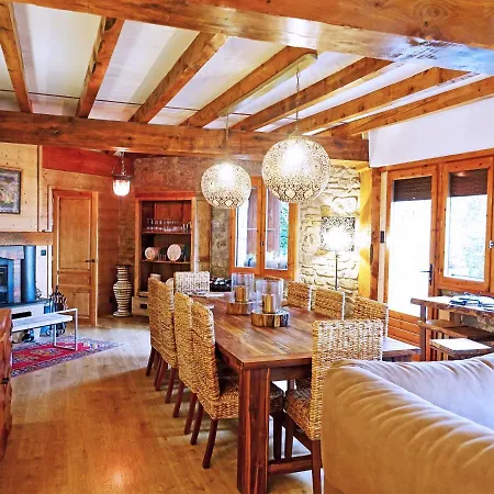 La Masia Del Taulat D'hotes Llo