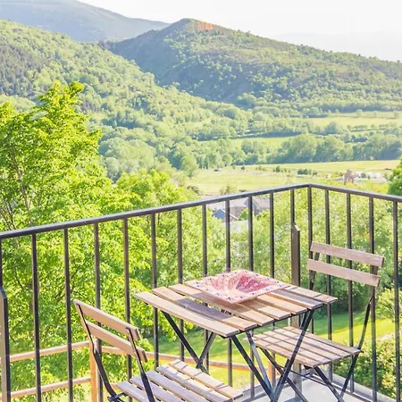 La Masia Del Taulat D'hotes Llo