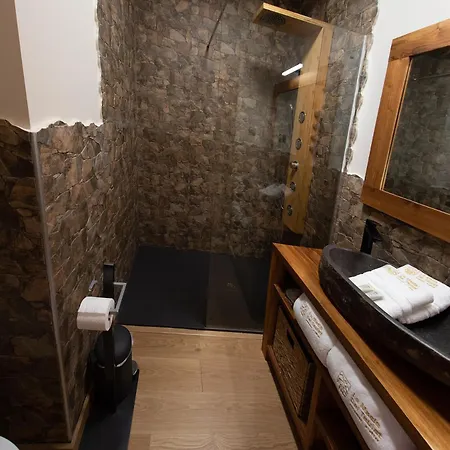 La Masia Del Taulat D'hotes * Llo